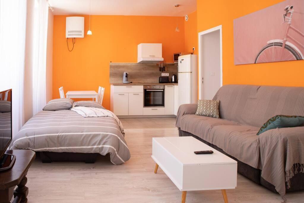 La Fontaine Neuve-Avallon-5 Personnes-1 Chambre-3 Lits-Parking-Wifi Exterior foto