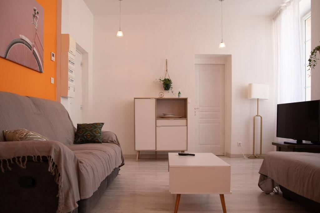 La Fontaine Neuve-Avallon-5 Personnes-1 Chambre-3 Lits-Parking-Wifi Exterior foto